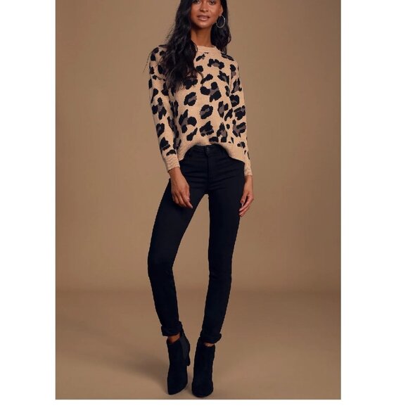 🔥HP🔥 Lulus Roam Free Beige Leopard Print Knit Sweater - Picture 1 of 4